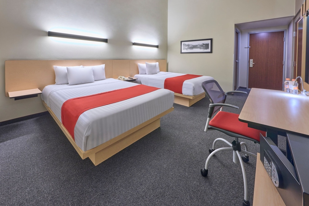 غرفة بسريرين مزدوجين، City Express Plus by Marriott Patio Universidad 2/4