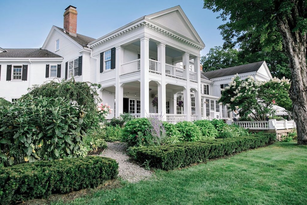 The White House Inn 43/50