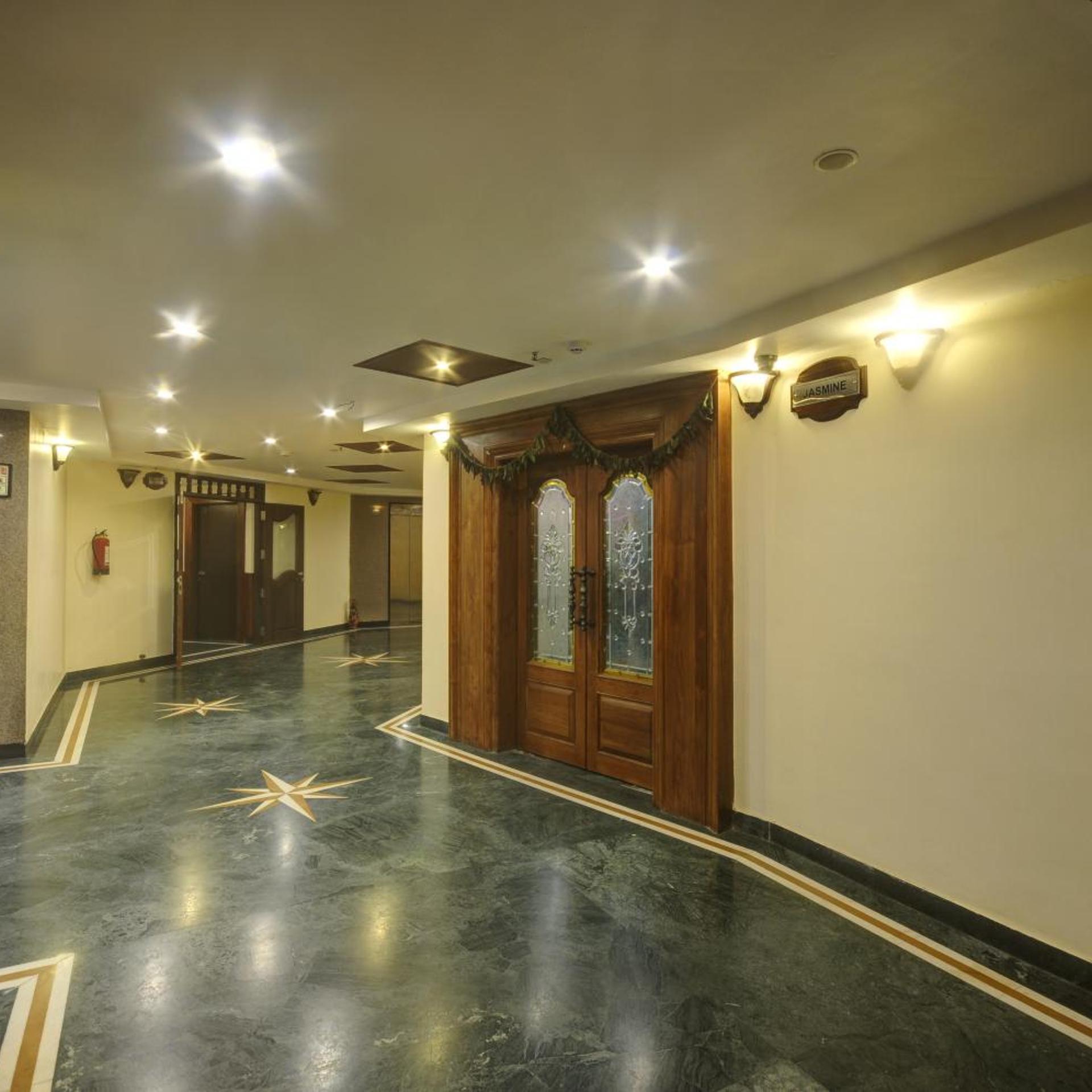 Oyo Premium Nayapalli Irc Village 53/72