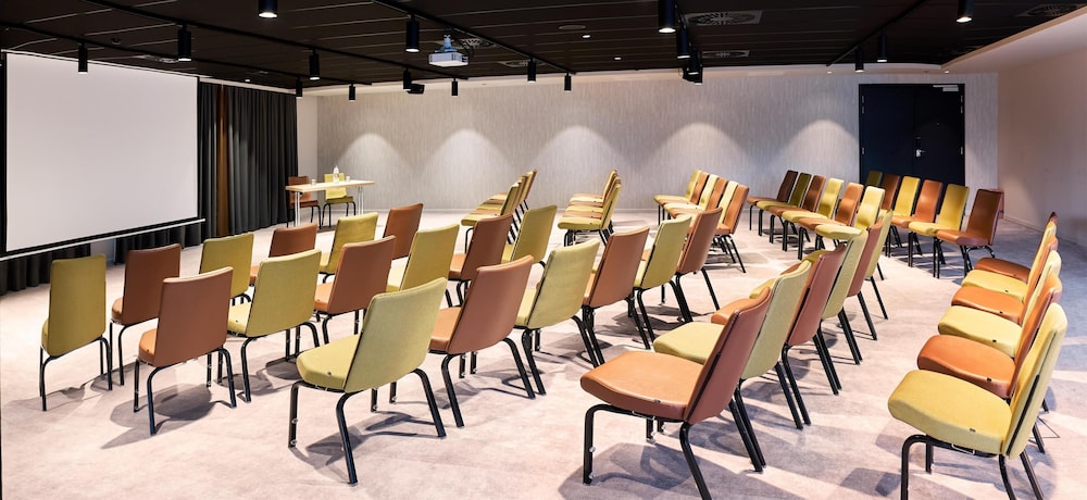 Park Inn By Radisson Brussels Airport 64/68
