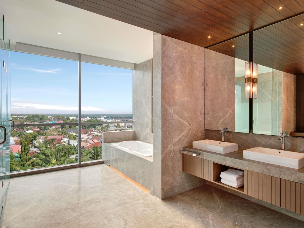 Mercure Pangkalan Bun 29/56