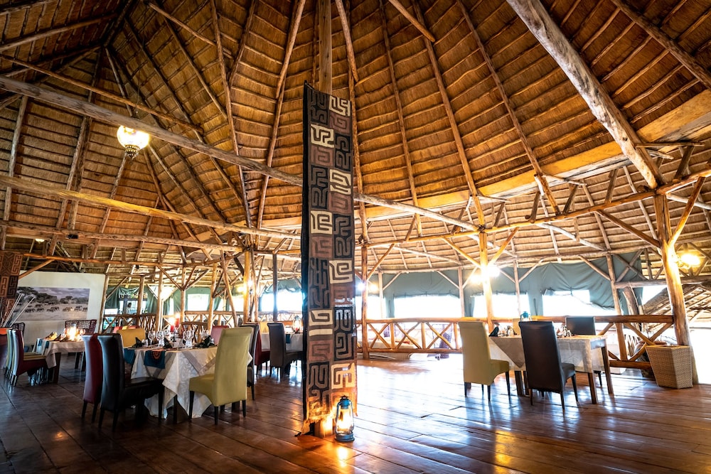 Crater Safari Lodge 32/50
