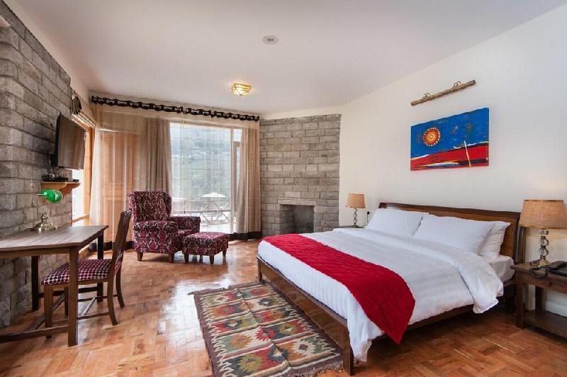 ROOM, MOUNTAIN VIEW