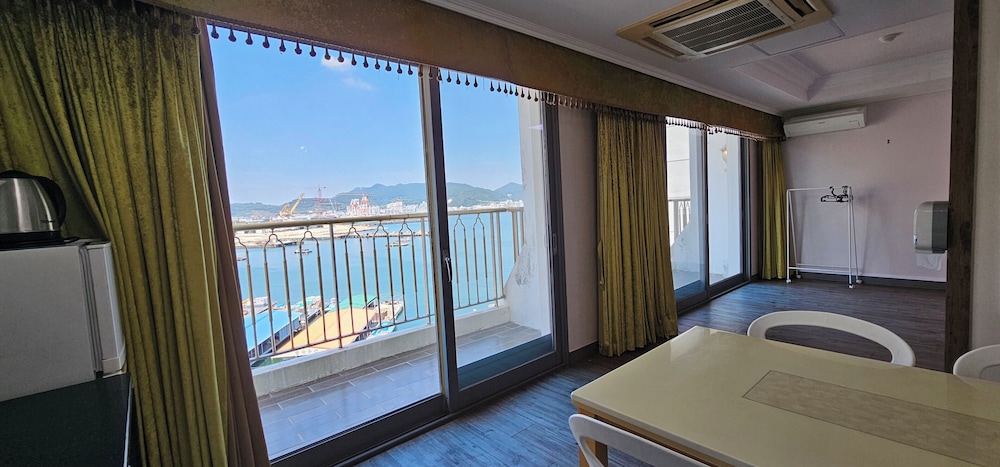 Bay Resort Tongyeong 19/48