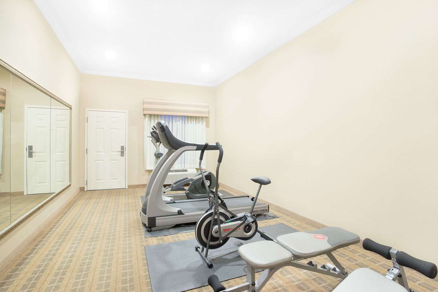 Baymont by Wyndham Crestview 2/7