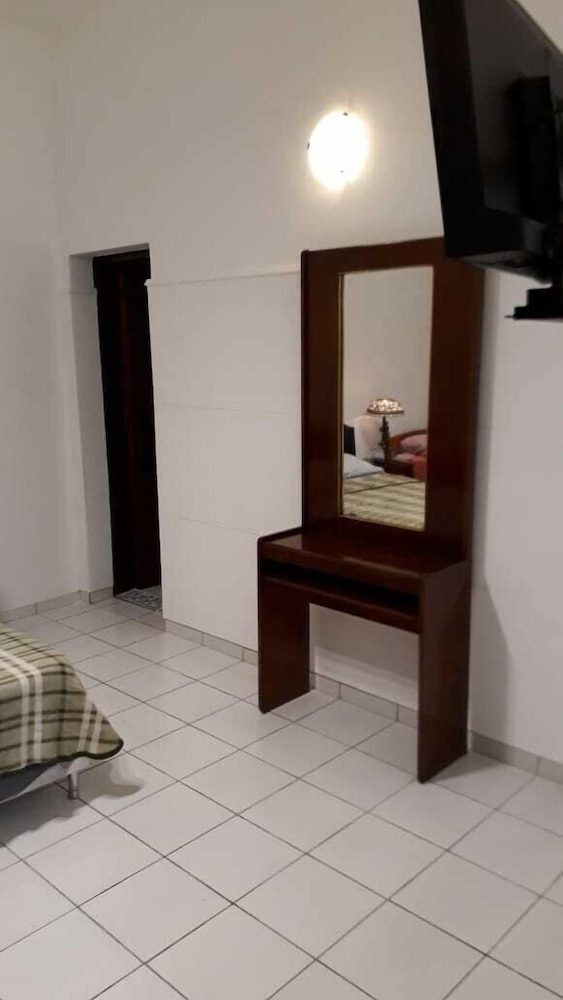 Hostal Residencial Leones De Castilla 4/45
