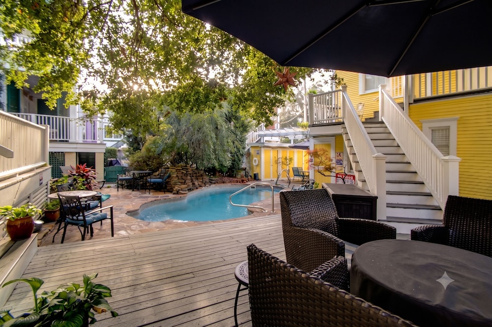 Azalea Inn and Villas 38/71