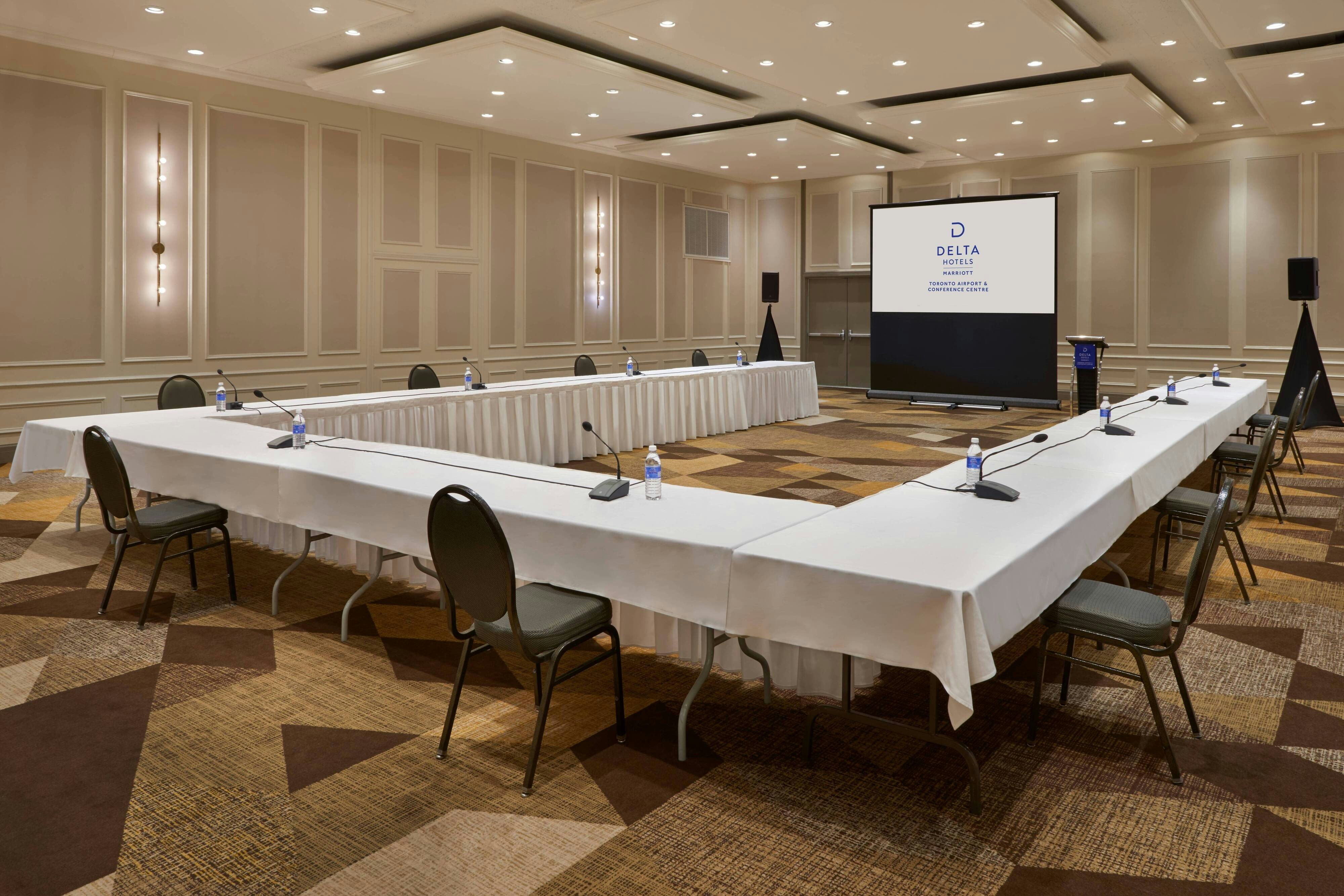 Delta Hotels by Marriott Toronto Airport & Conference Centre 25/32