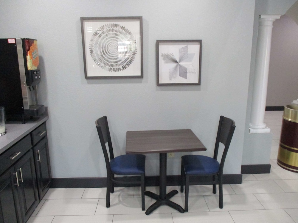 Best Western Atoka Inn And Suites 30/38