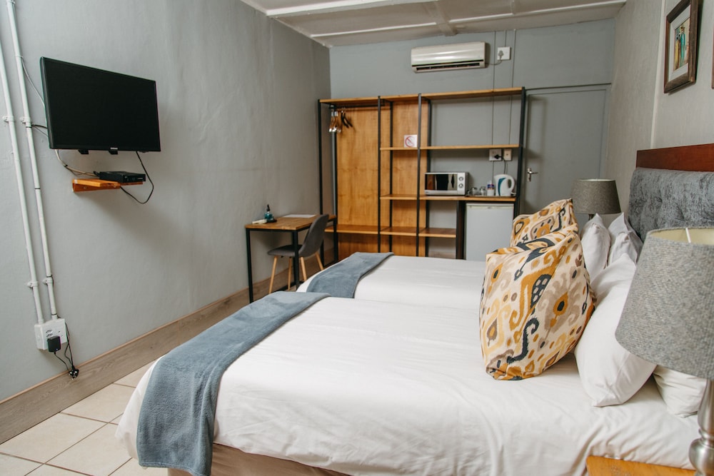 Biweda Nguni B&B 4/36