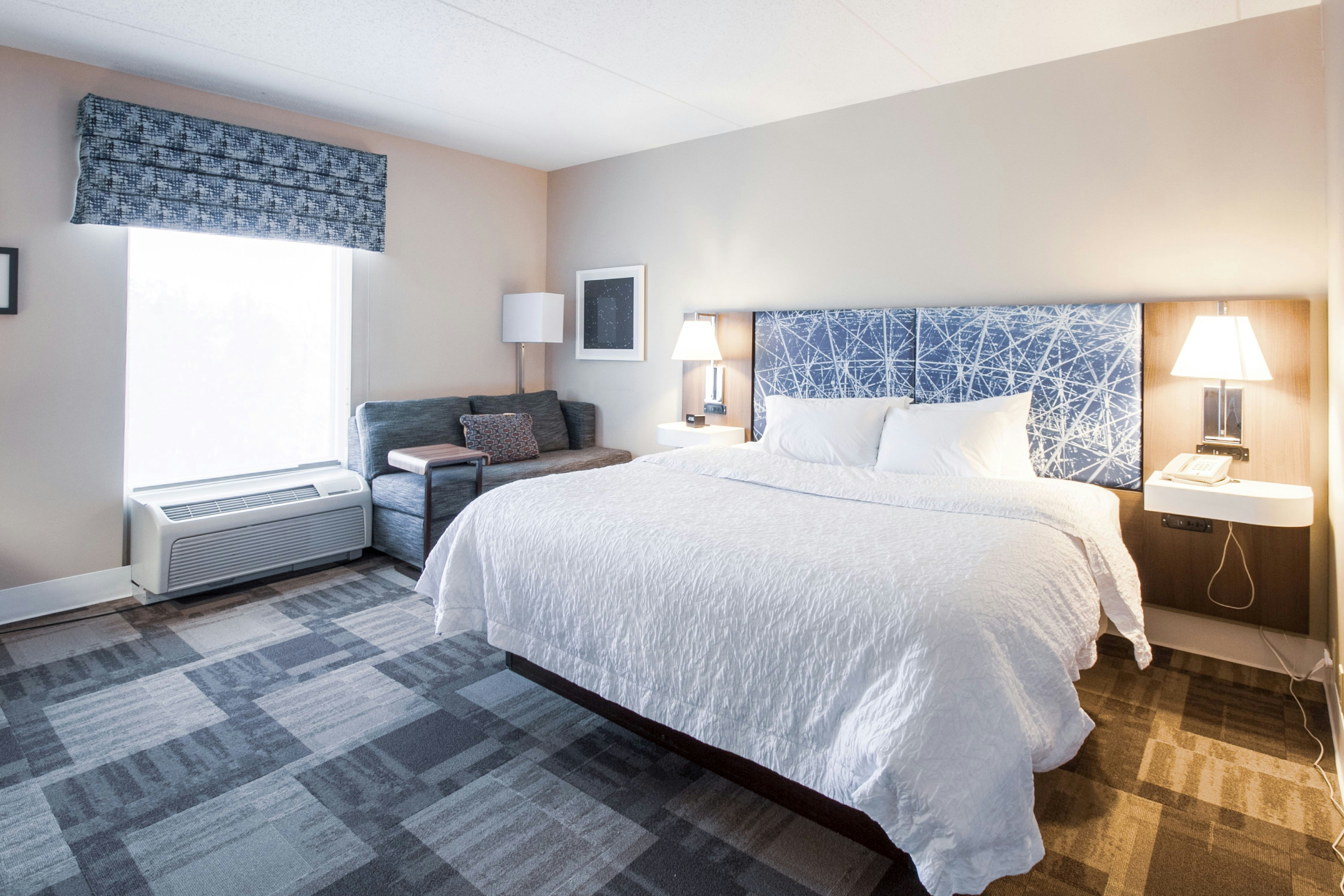ROOM, KING BED, SOFA