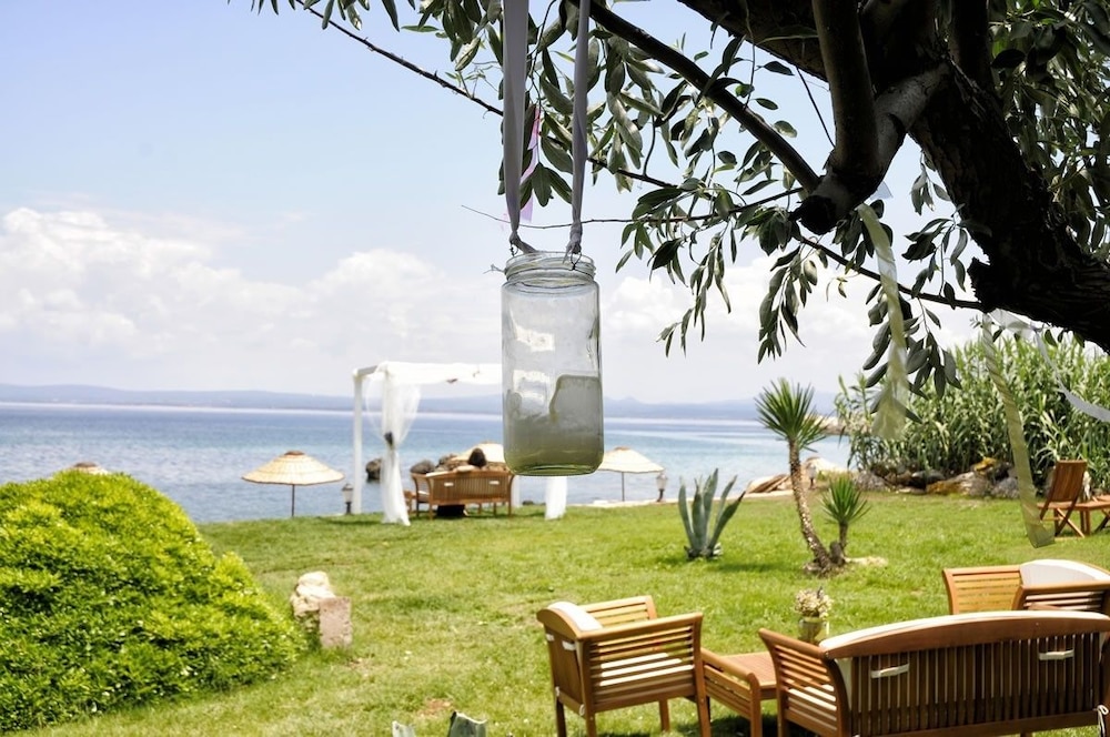 Ataol Beach & Bungalows 18/40