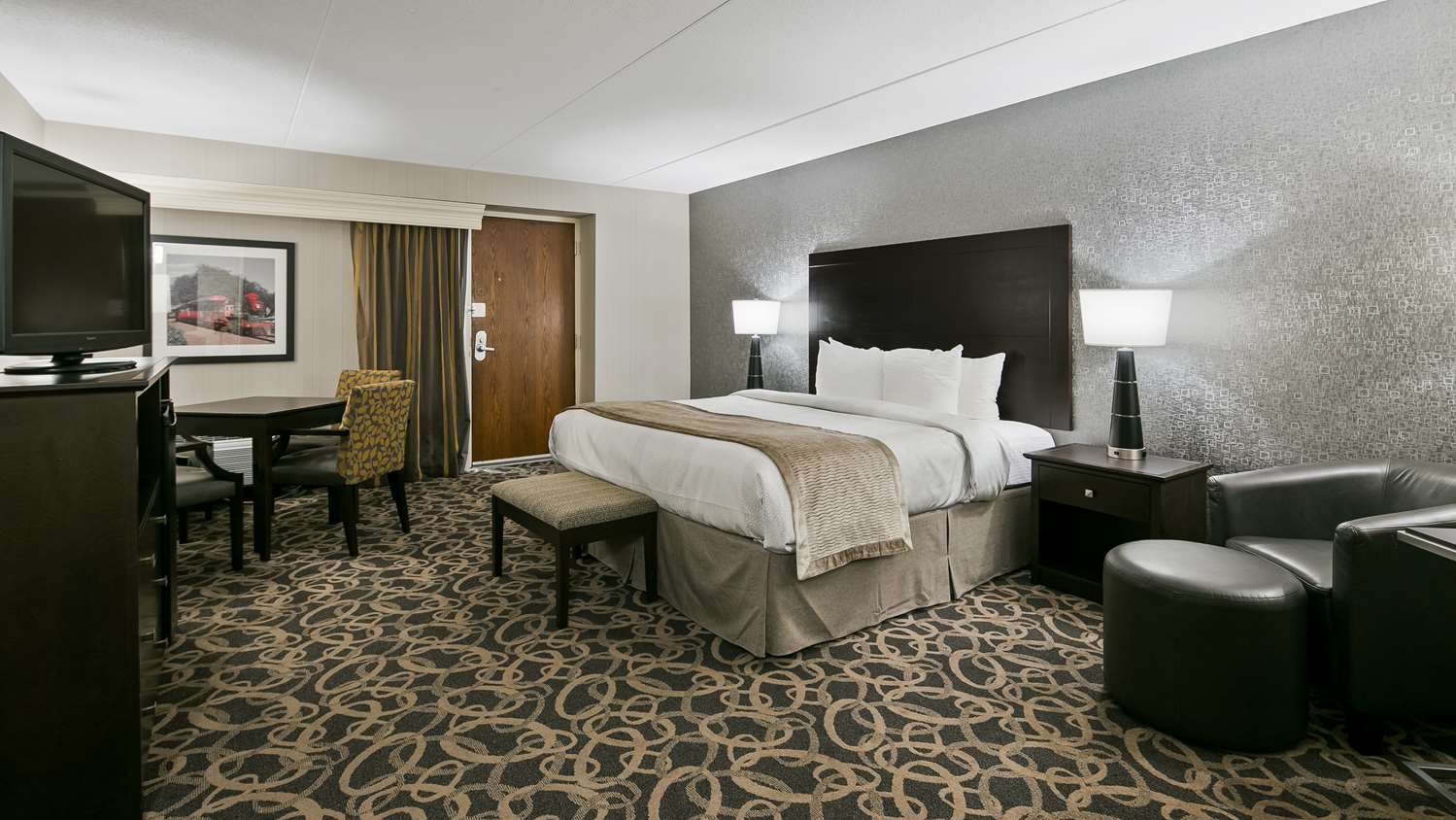 Room, King Bed, Pool Side