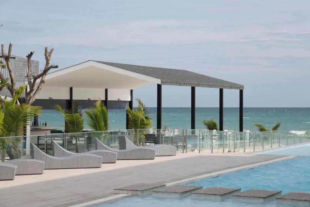 Rattana Pura Beach Resort 9/54