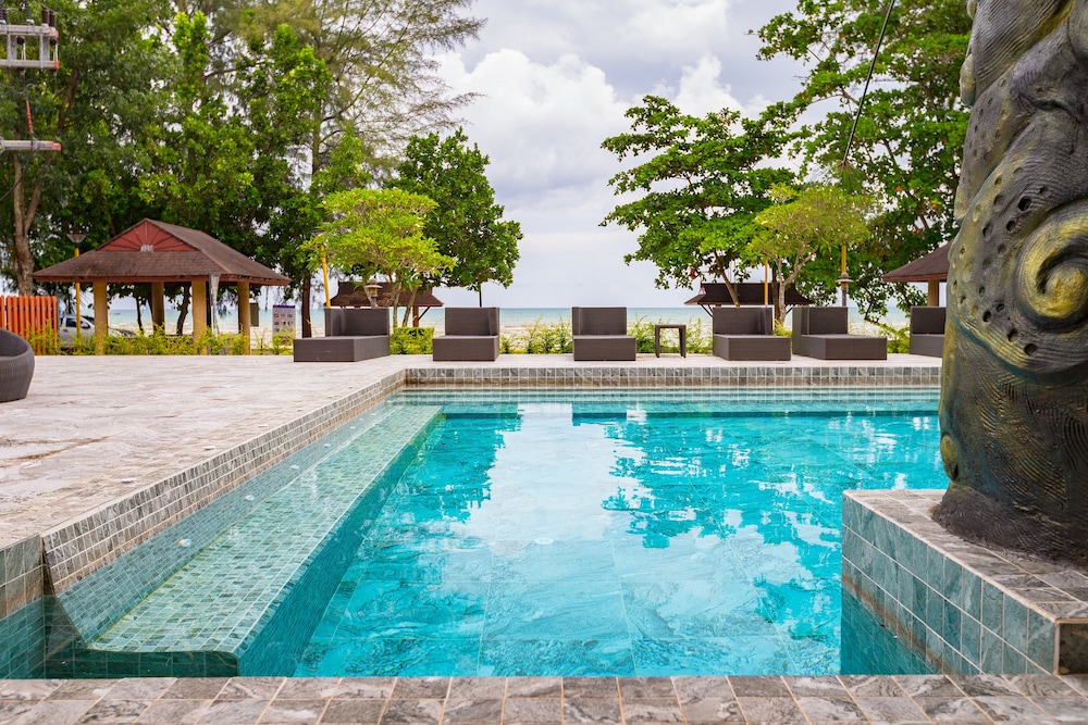 Maneetel Krabi Beachfront 47/50