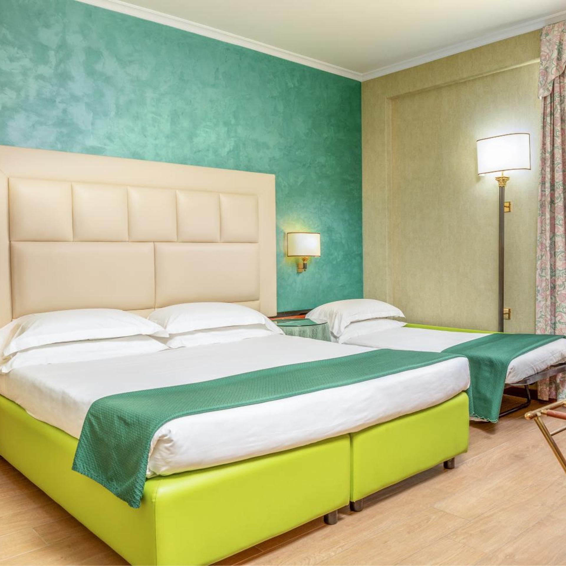 Room, Triple