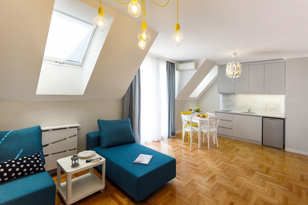Dunav Apartment House 35/50