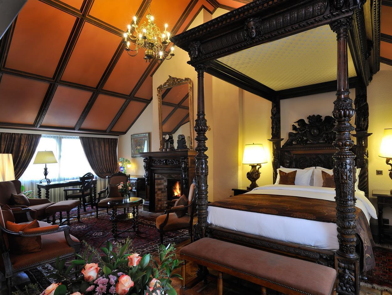 JUNIOR SUITE, QUEEN BED