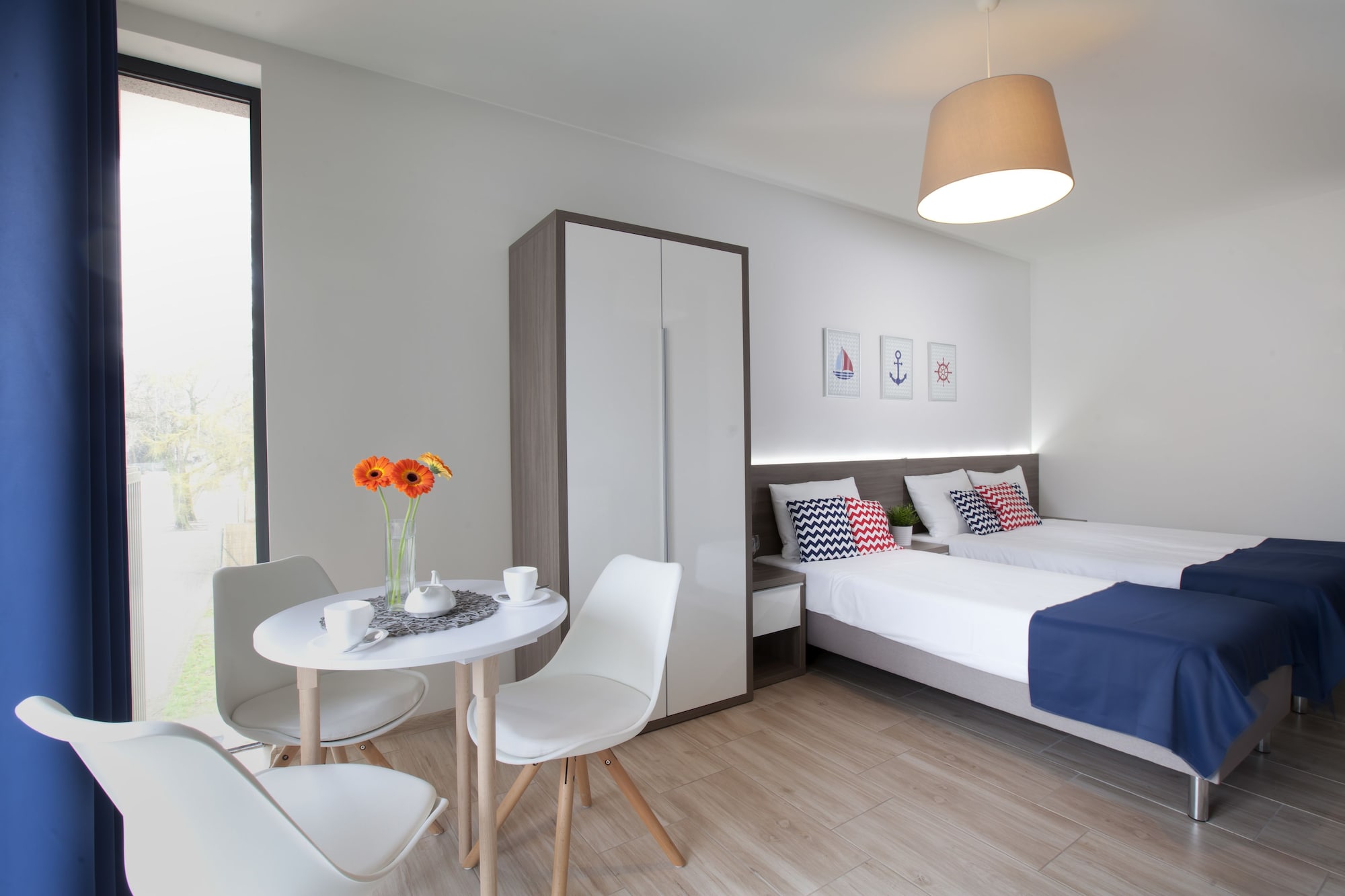 ROOM, TRIPLE