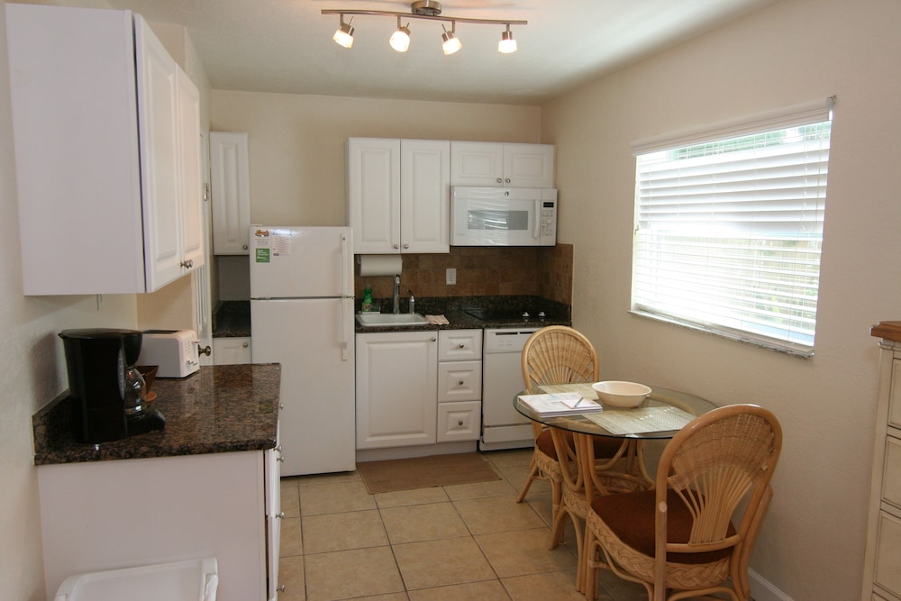 Tropical Villas of Venice Beach 38/71