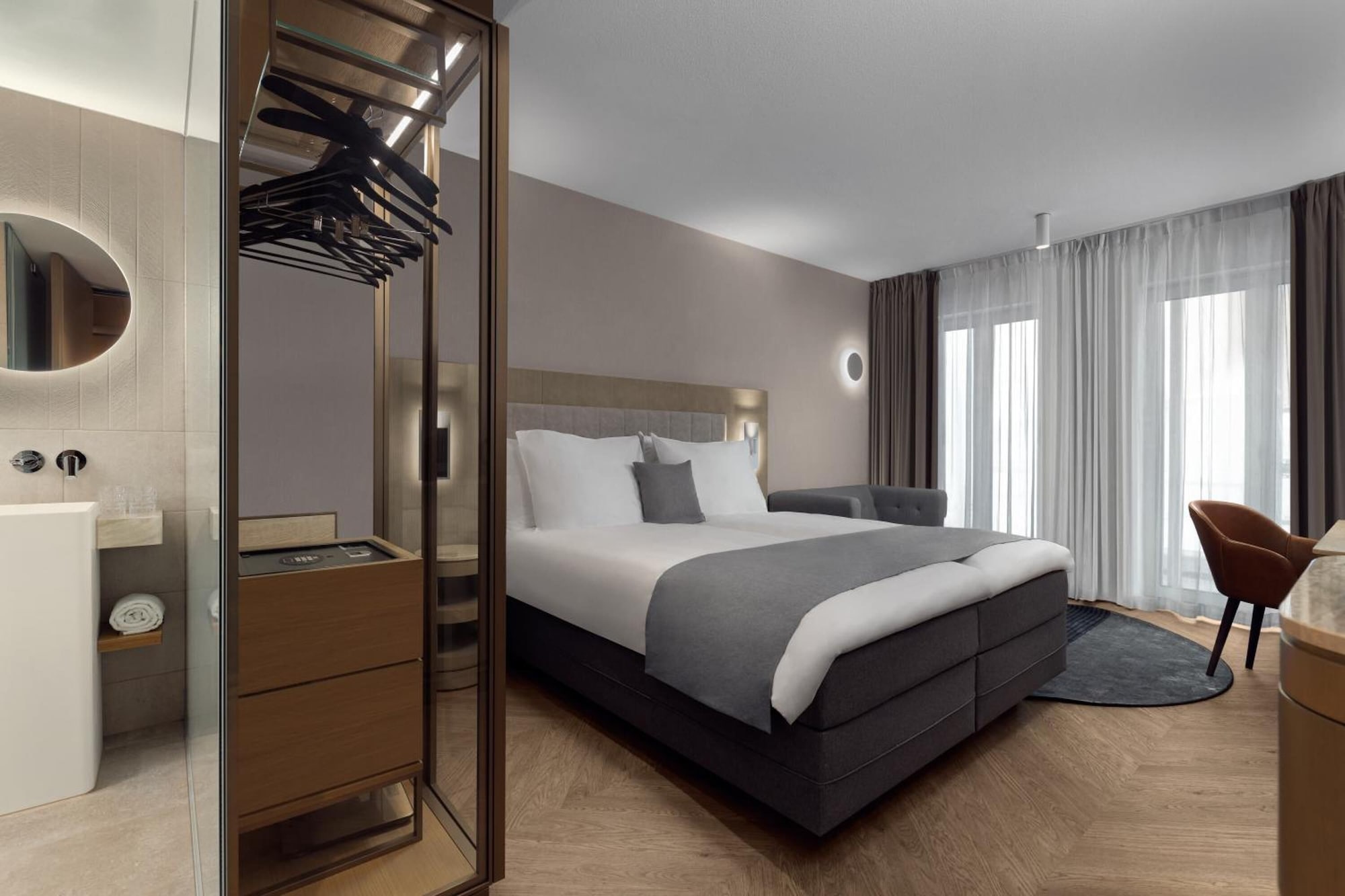 Plus, Deluxe, Twin Beds