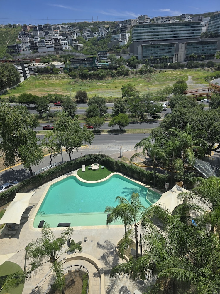 Novotel Monterrey Valle 48/50