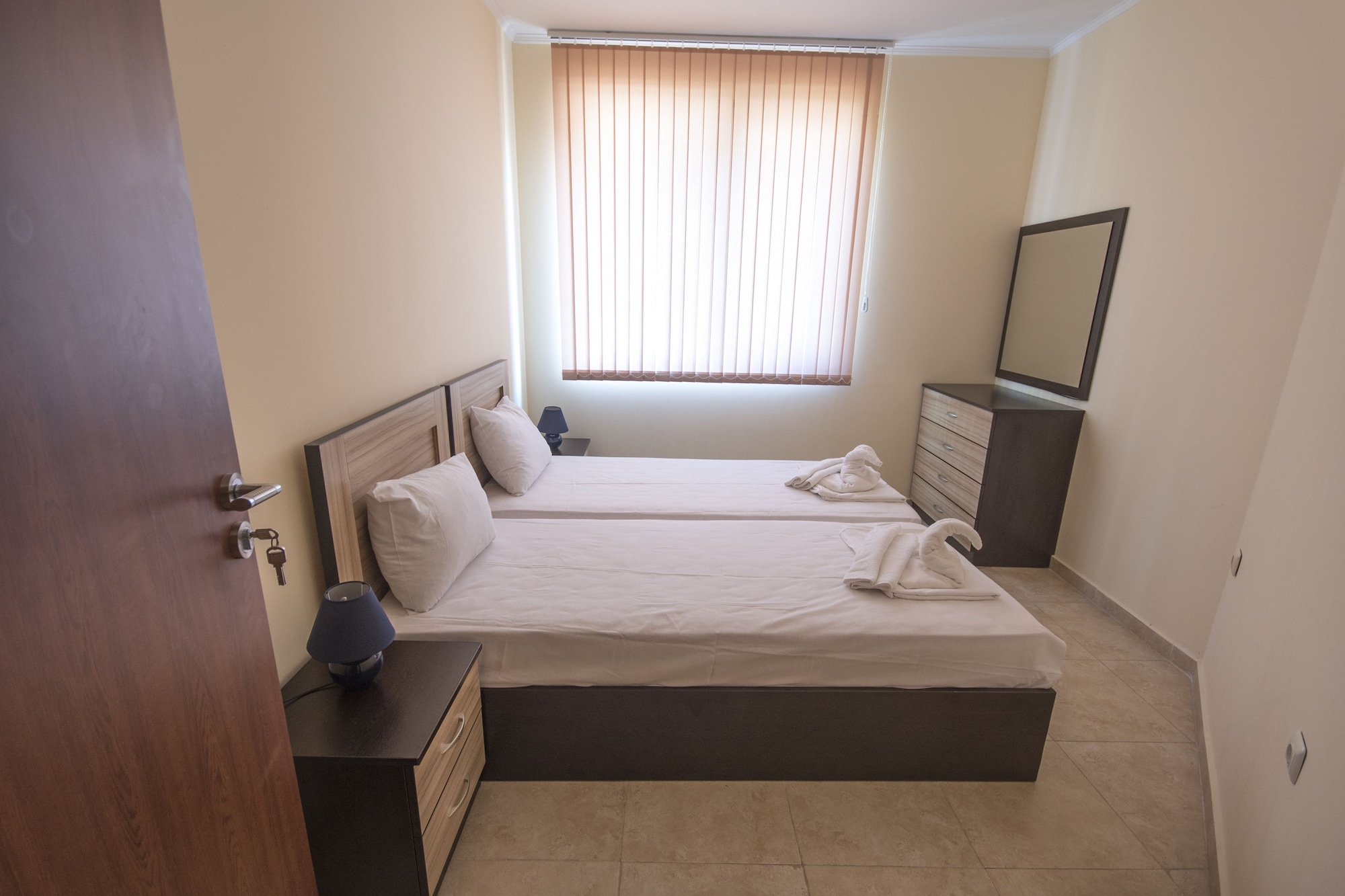 شقة كلاسيكية بسريرين منفصلين بشرفة بغرفتي نوم مع أريكة، Apollon Apartments 2/5