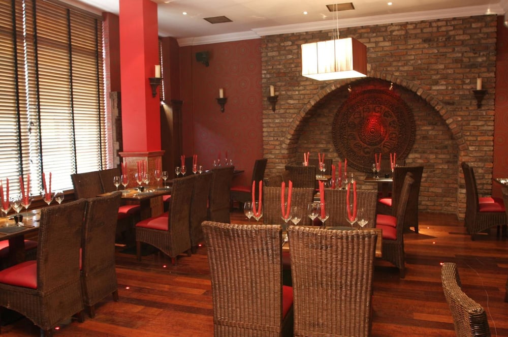 Treacys Hotel Enniscorthy 56/63