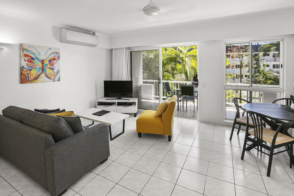 Agincourt Beachfront Apartments 27/72