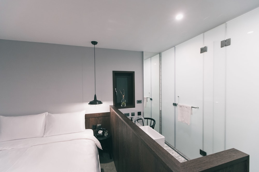 PAPOA HOTEL 12/50