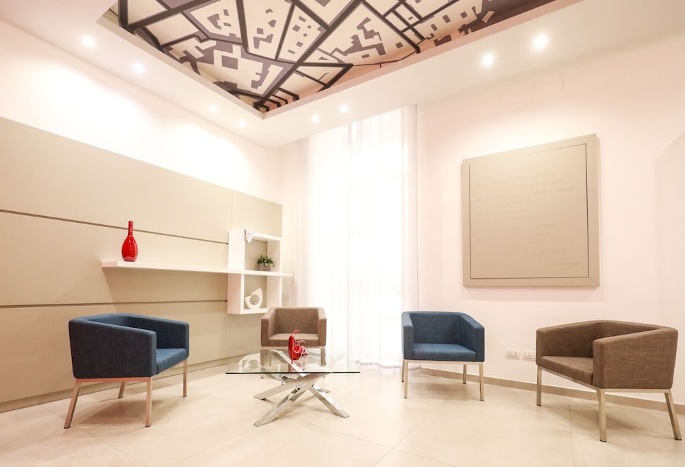 Toledo 16 Luxury Suites 18/24