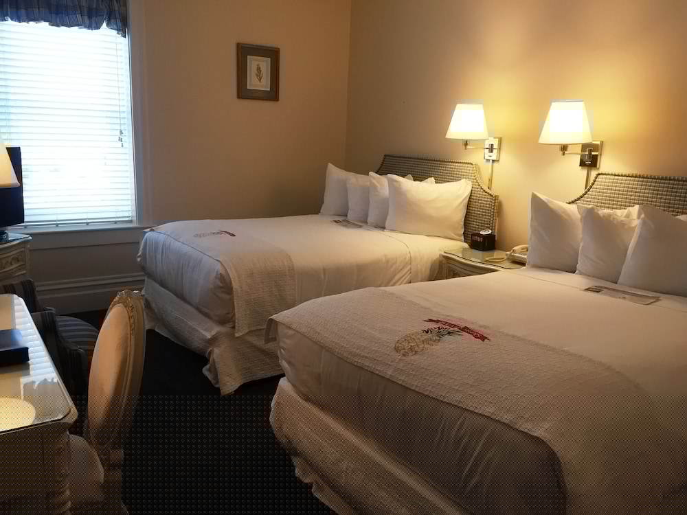 Staffords Perry Hotel 34/72