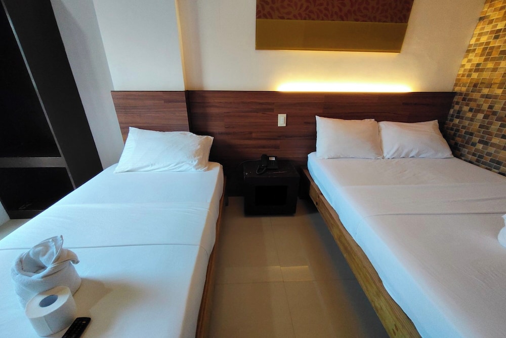 ROOM, TRIPLE