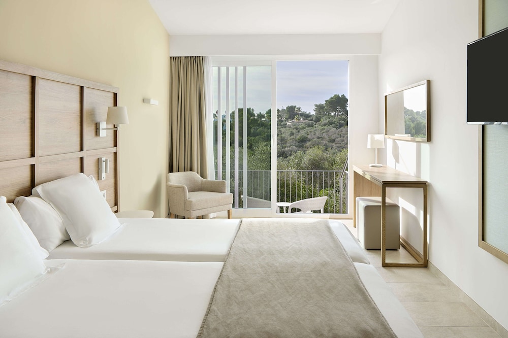 Iberostar Waves Cala Domingos 13/49