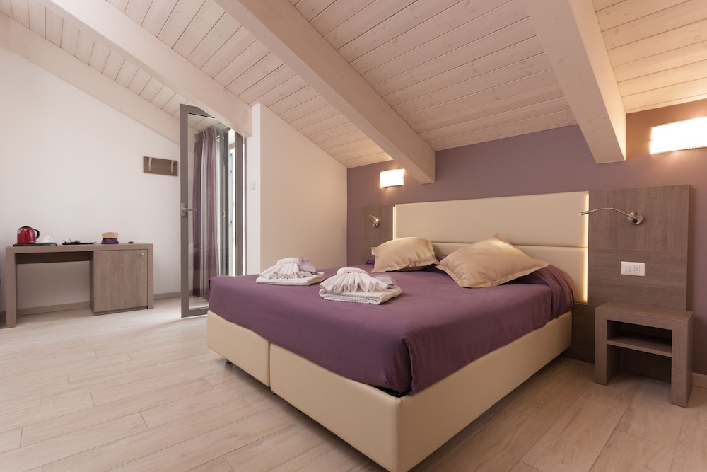 suite, jetted tub