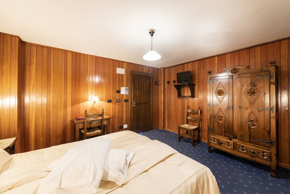 Hotel Santa San 37/69