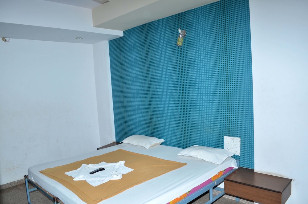Hotel Sai Kamal 23/57