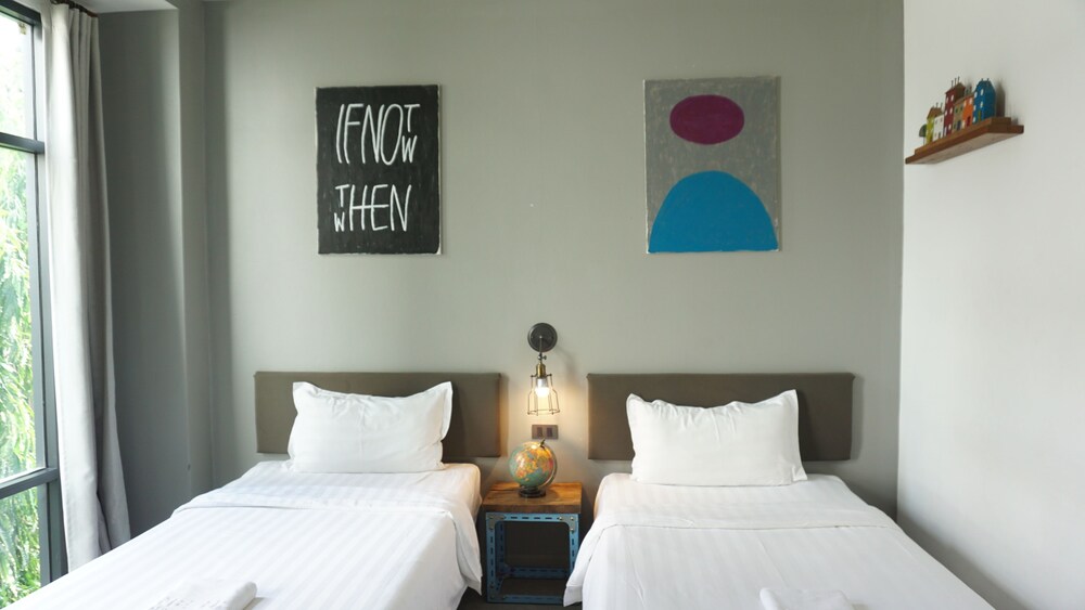 SUPERIOR, TWIN BEDS