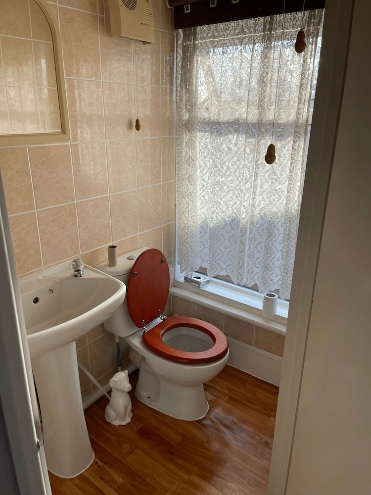OYO Belvedere Guest House, Great Yarmouth 22/23