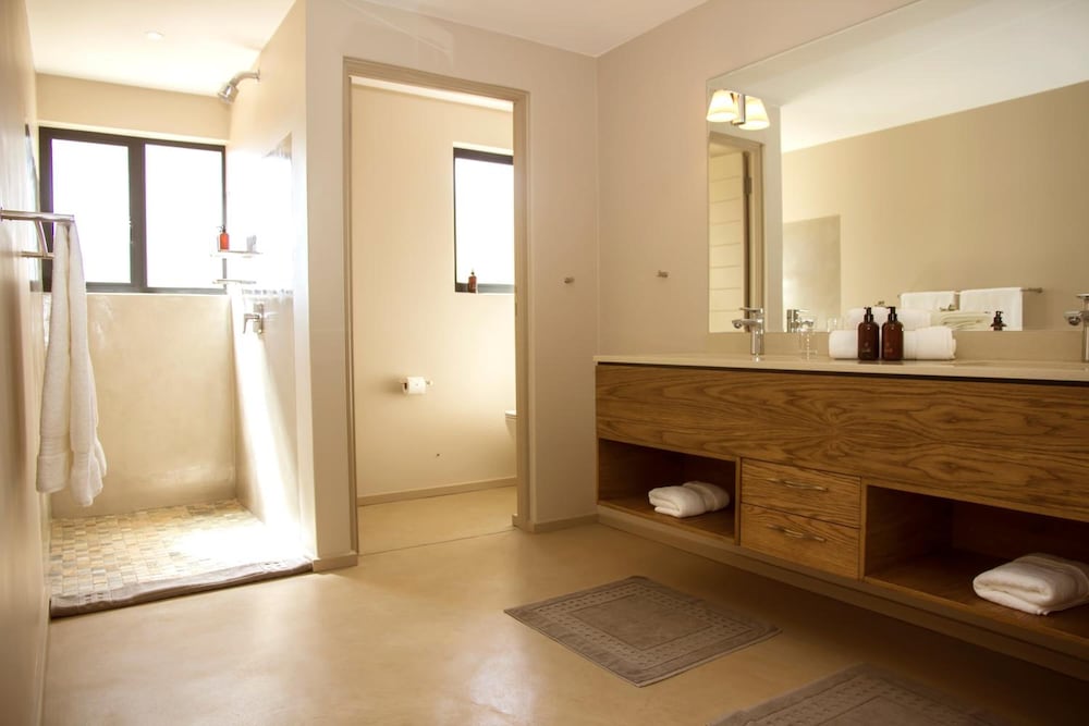 Jacana River Lodge 50/50