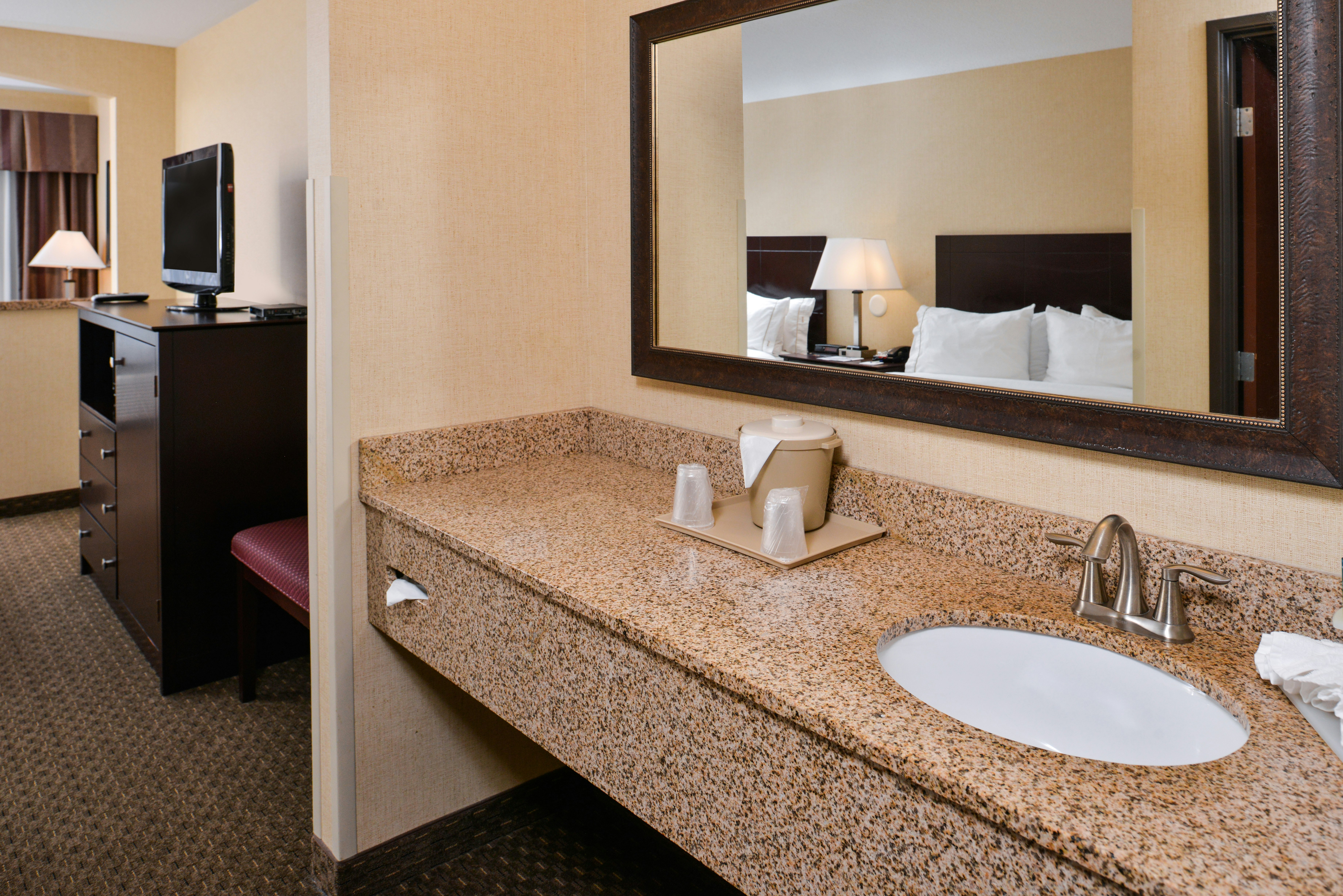 Holiday Inn Express Hotel And Suites Portland Jantzen Beach 68/68