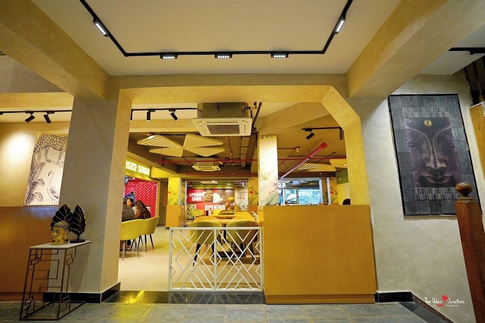 Nirulas Hotel 9/50
