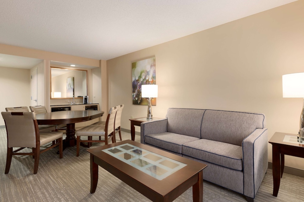 Hilton Garden Inn Fredericksburg 33/56