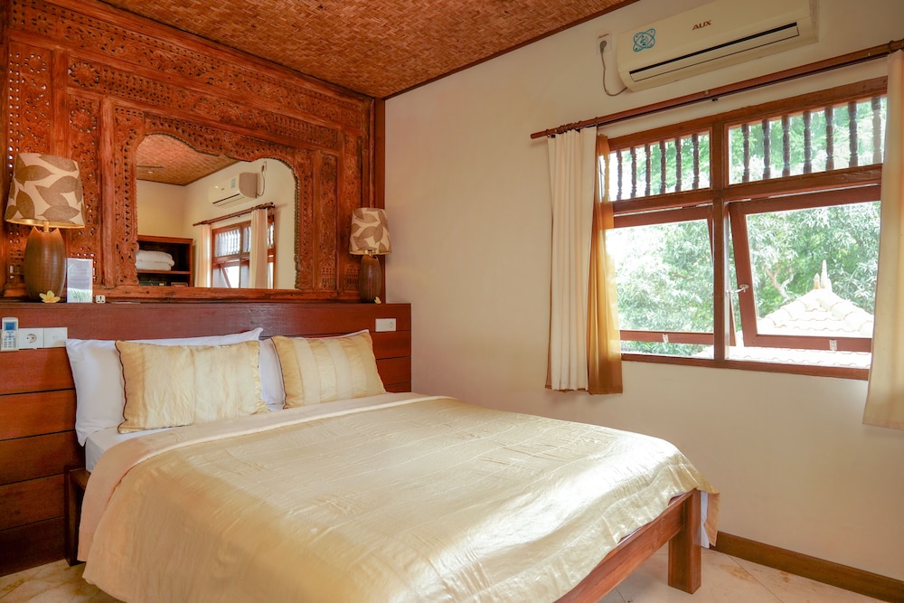 SUPERIOR, QUEEN BED, BALCONY