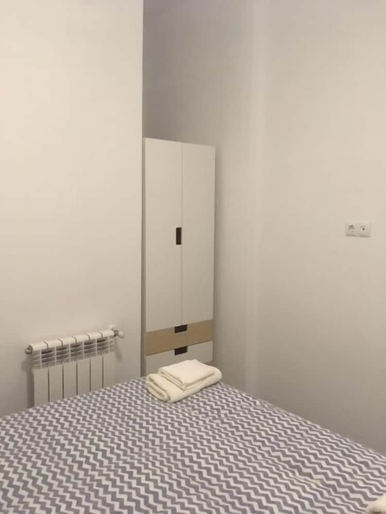 PIZARRO HOSTAL 36/50