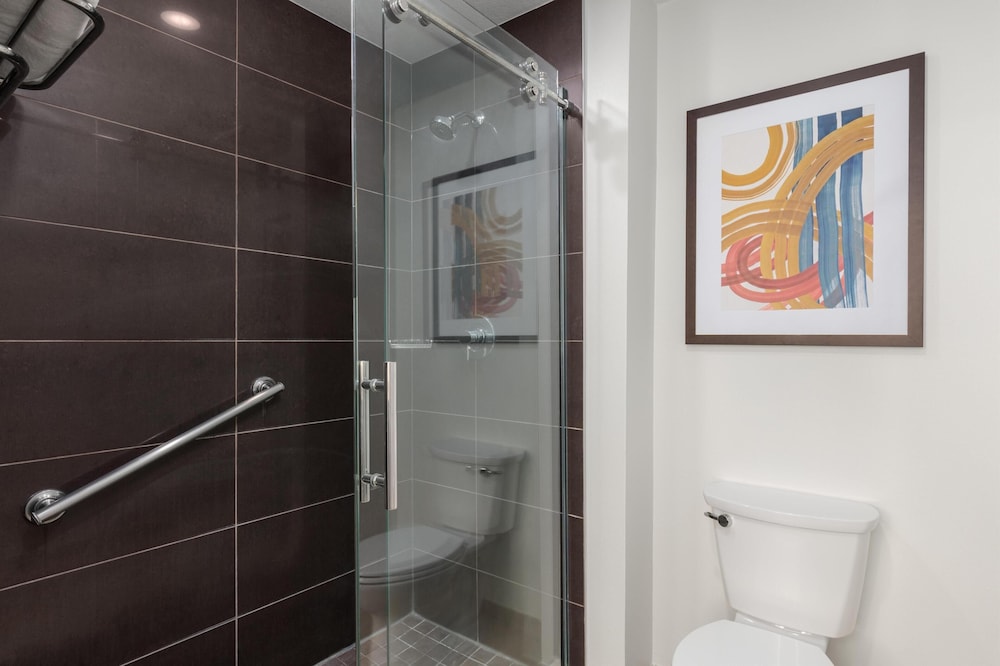 Hyatt House Cypress Anaheim 72/72