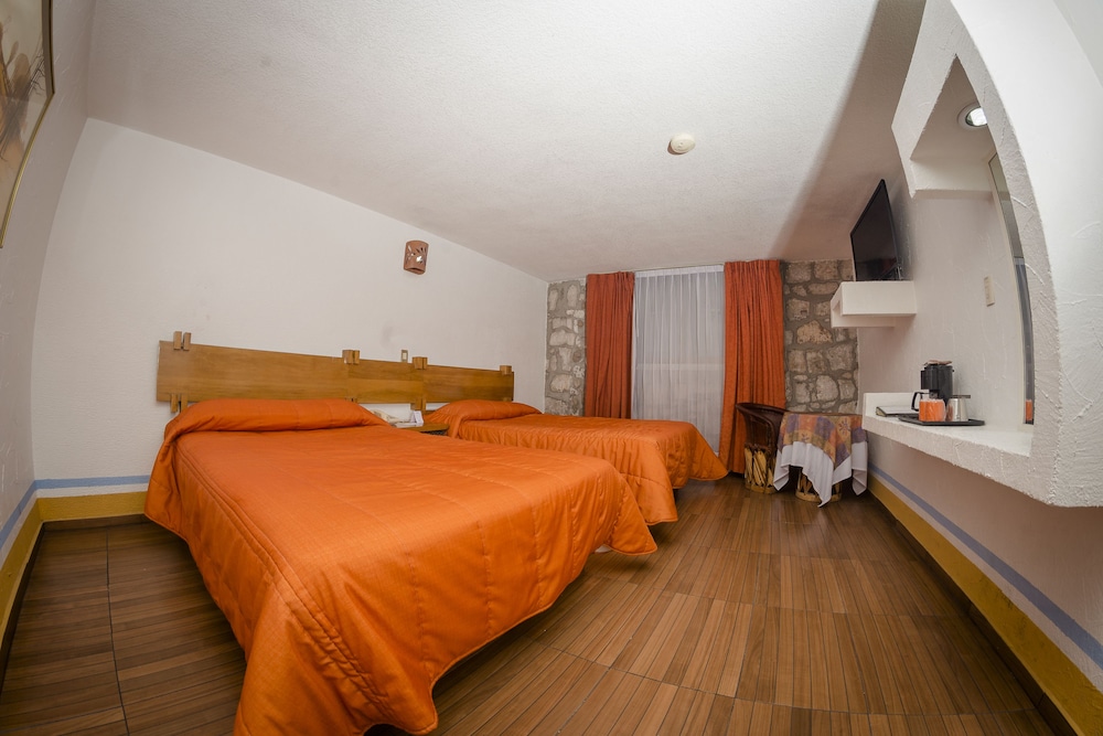 Howard Johnson by Wyndham Morelia Calle Real 16/63