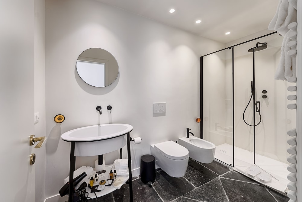 A.D.1768 Boutique Hotel 45/50
