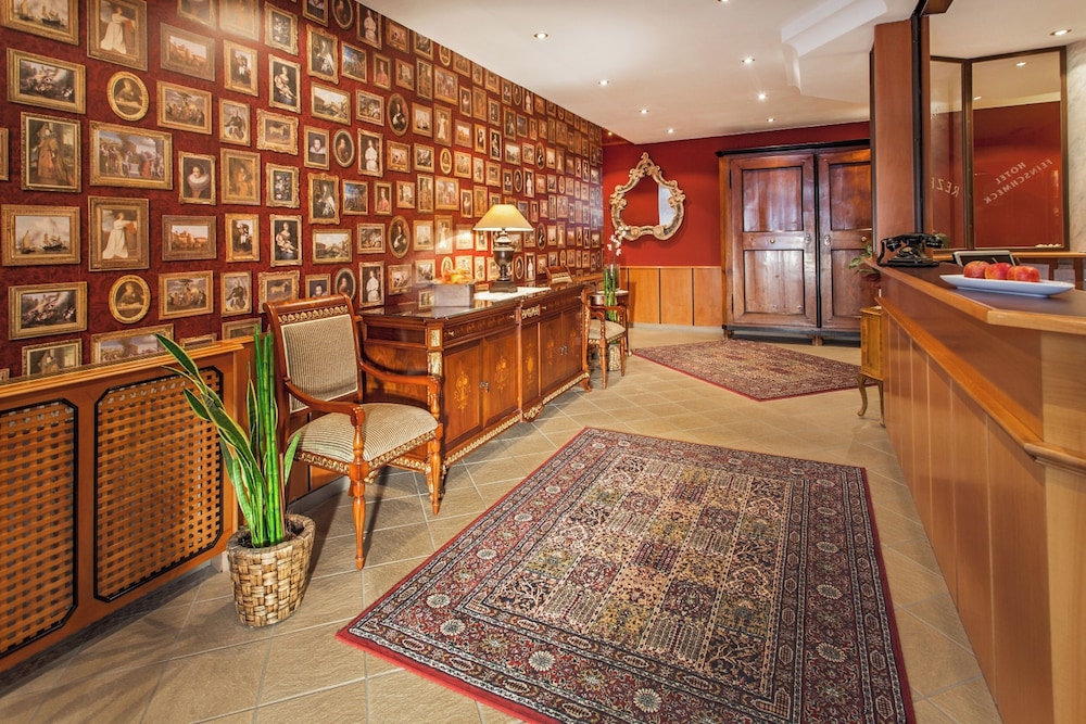 Cella Central Historic Boutique Hotel 8/69