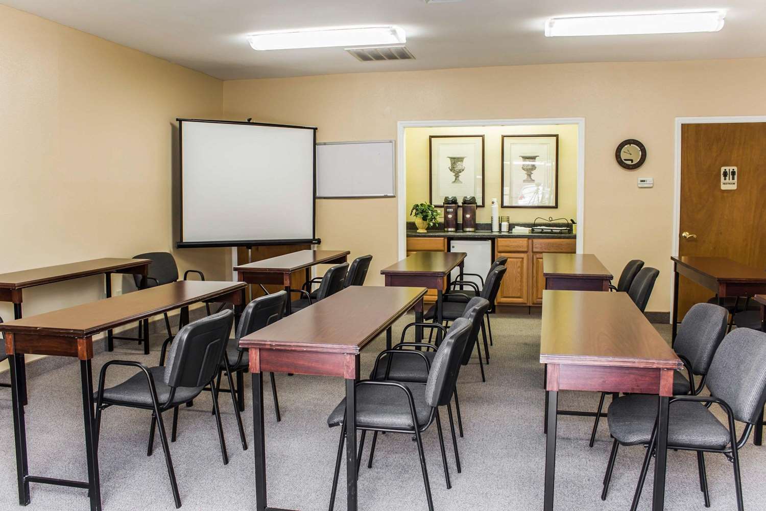 Quality Inn Kinston Hwy 70 30/33
